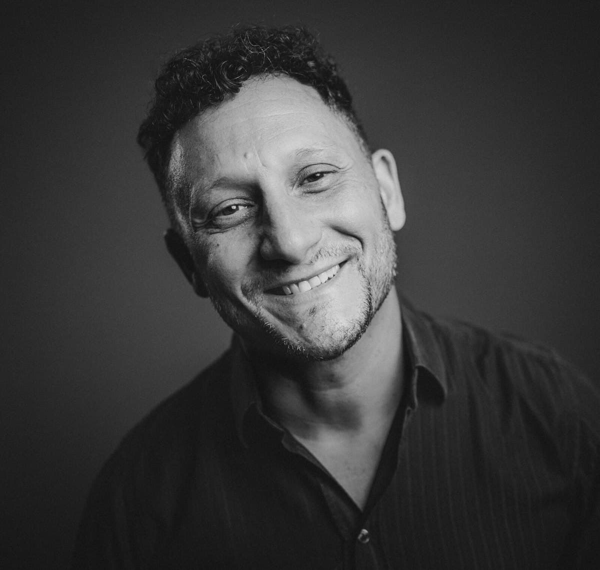 Joe Che, portrait by Pete Longworth
